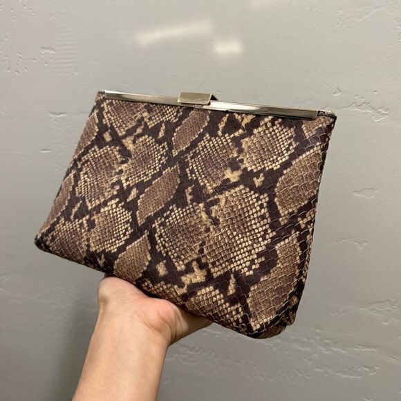 Handmade Genuine Embossed Leather, Articulated Metal Frame Clutch/Crossbody - Picture 8 of 14